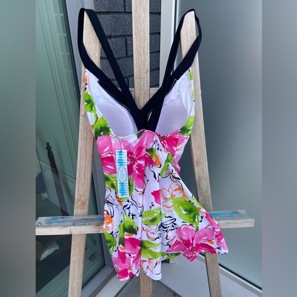 BNWT Halter V-Neckline Longer Tankini ππ€ - Picture 11 of 11